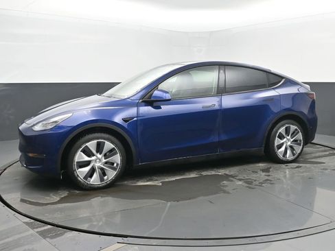 Used 2020 Tesla Model Y Long Range image 2