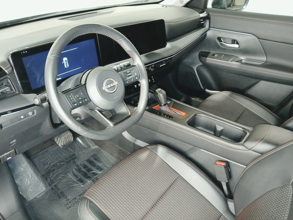 Used 2025 Nissan Kicks SR FWD image 15
