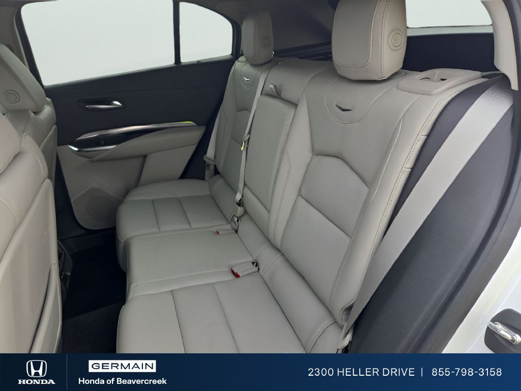 Used 2022 Cadillac XT4 Luxury w/ Cold Weather Package AWD/4WD image 9