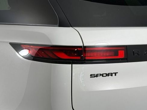 Used 2025 Land Rover Range Rover Sport Dynamic SE AWD/4WD image 13
