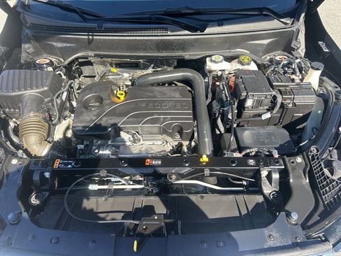 Used 2024 GMC Terrain SLE image 29