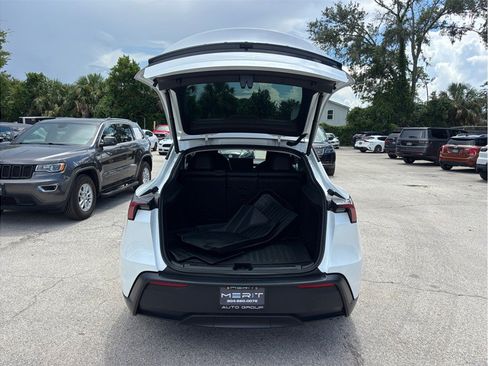 Used 2026 Tesla Model Y 2WD image 38