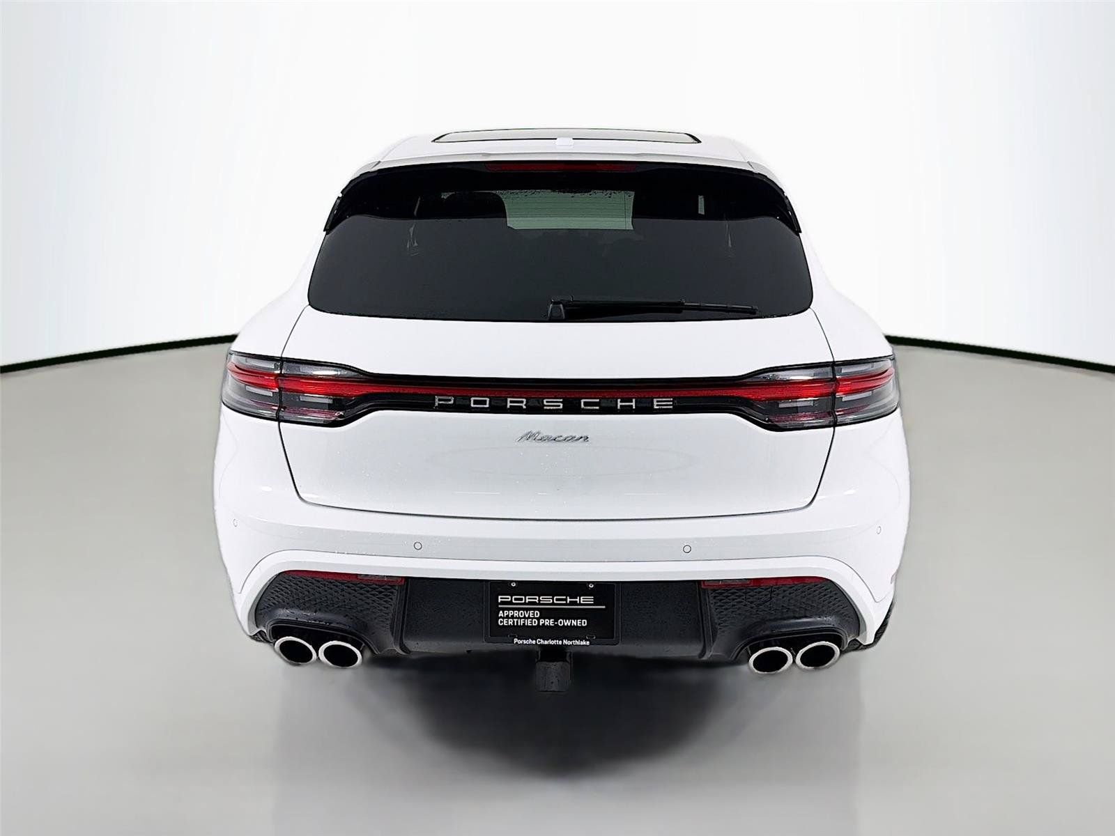Used 2025 Porsche Macan AWD/4WD image 27