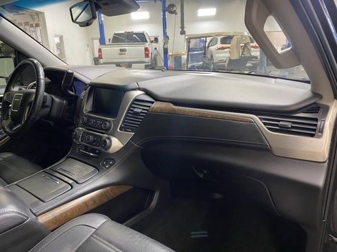 Used 2018 GMC Yukon Denali w/ Open Road Package image 16