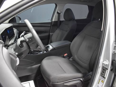 Used 2025 Hyundai Tucson SE image 5