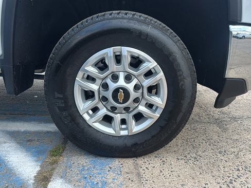 Used 2025 Chevrolet Silverado 2500 LT w/ Convenience Package image 46