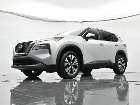 Used 2022 Nissan Rogue SV w/ SV Premium Package image 37