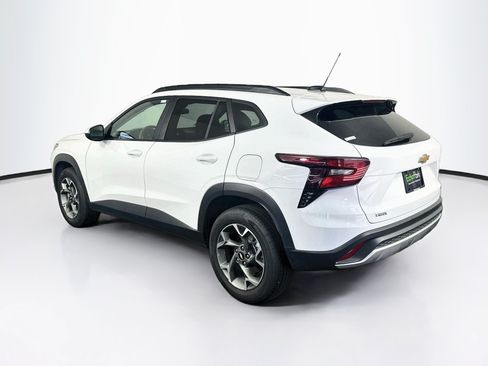 Used 2026 Chevrolet Trax LT FWD image 5