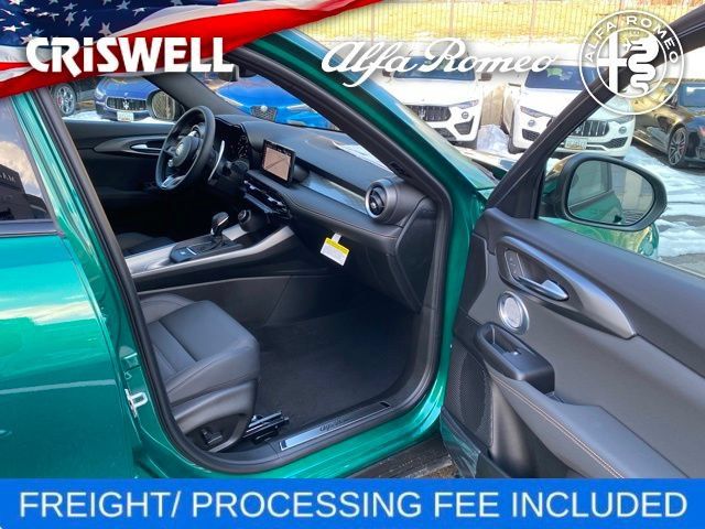New 2025 Alfa Romeo Tonale w/ Premium Package AWD/4WD image 35