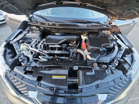 Used 2019 Nissan Rogue Sport S image 17