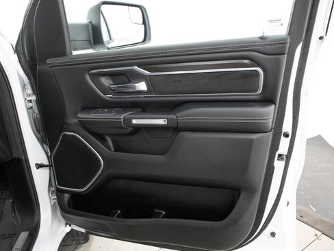 Used 2022 RAM 1500 Laramie AWD/4WD image 13