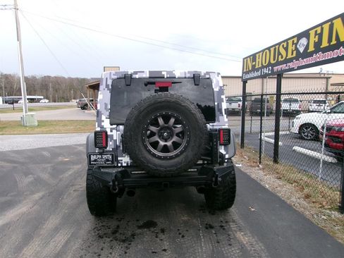 Used 2015 Jeep Wrangler Unlimited Sahara image 10