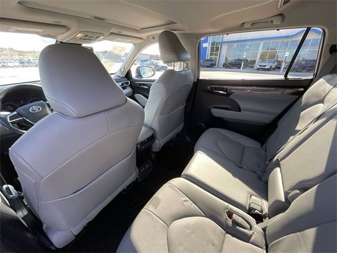 Used 2023 Toyota Highlander Limited image 26