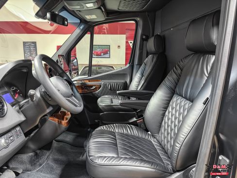 Used 2019 Mercedes-Benz Sprinter 170 image 11