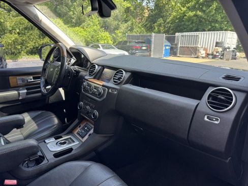 Used 2016 Land Rover LR4 HSE Silver Edition AWD/4WD image 43