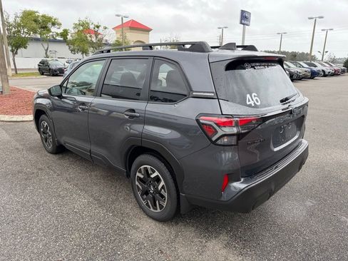 Used 2025 Subaru Forester Premium w/ Protection Package image 9