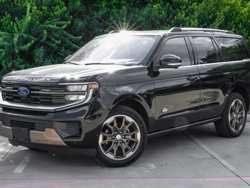 Used 2025 Ford Expedition King Ranch AWD/4WD image 2