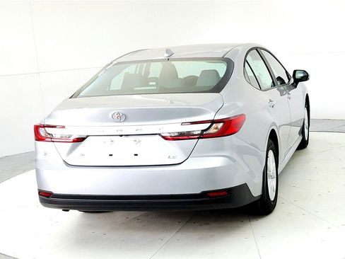 Used 2026 Toyota Camry LE image 5