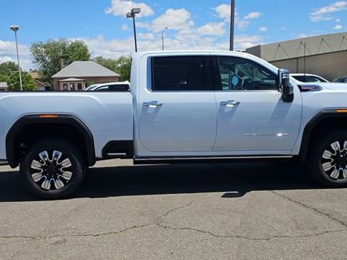 New 2026 GMC Sierra 2500 Denali w/ Denali Reserve Package AWD/4WD image 9