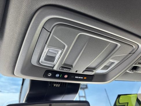 Used 2025 Chevrolet Silverado 2500 Custom w/ Custom Value Package image 38