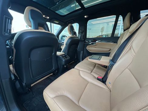 Used 2018 Volvo XC90 T5 Momentum w/ Convenience Package image 19
