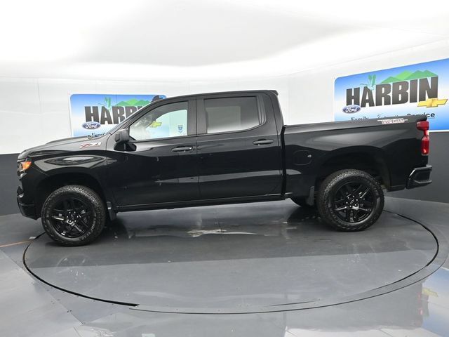 Used 2024 Chevrolet Silverado 1500 Custom Trail Boss AWD/4WD image 2
