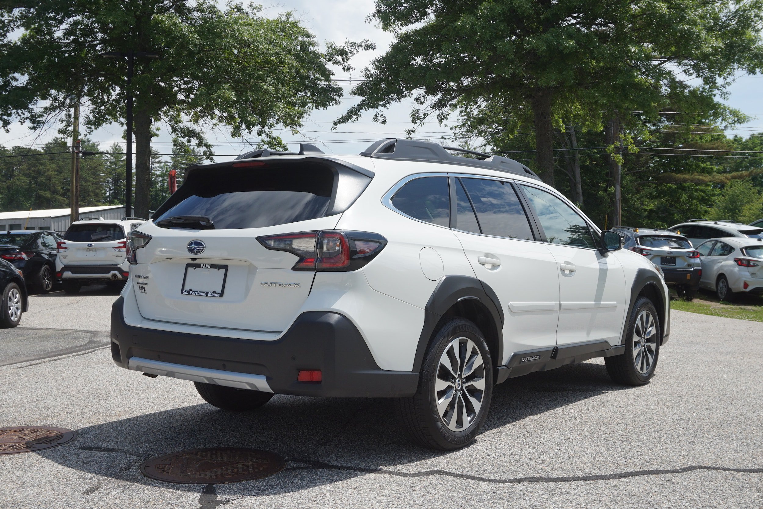 Used 2023 Subaru Outback Limited AWD/4WD image 5