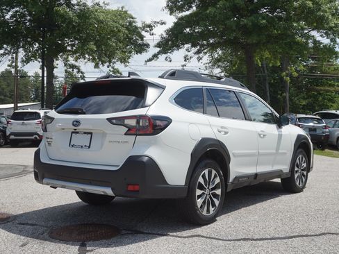 Used 2023 Subaru Outback Limited AWD/4WD image 5