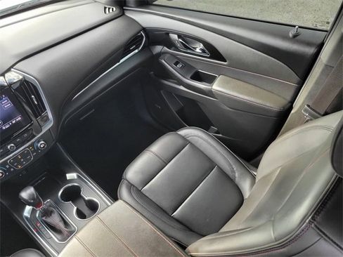 Used 2022 Chevrolet Traverse RS image 26