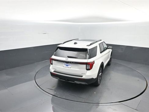 New 2026 Ford Explorer Active w/ Active Comfort Package image 28