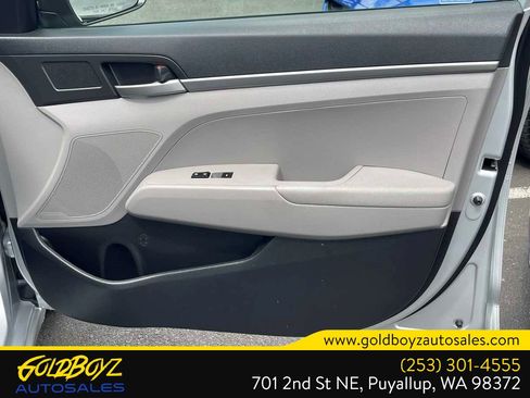 Used 2018 Hyundai Elantra SE w/ Cargo Package FWD image 21