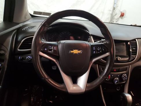 Used 2019 Chevrolet Trax LT w/ LT Convenience Package AWD/4WD image 14