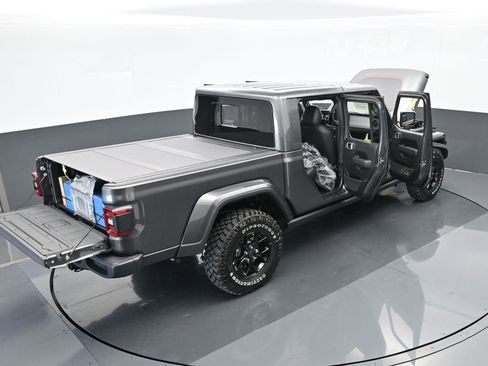 Used 2024 Jeep Gladiator Sport image 56