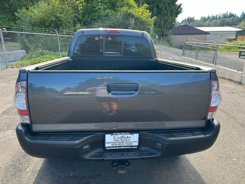 Used 2013 Toyota Tacoma 4x4 Access Cab w/ Convenience Pkg image 6