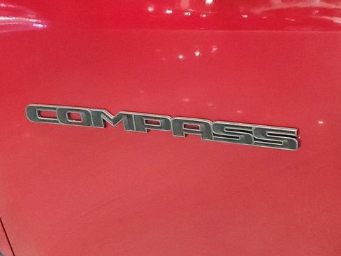 Used 2025 Jeep Compass Latitude w/ Altitude Special Edition image 8