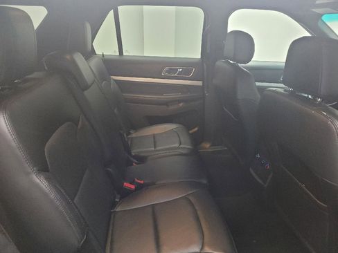 Used 2016 Ford Explorer XLT w/ Equipment Group 202A AWD/4WD image 19