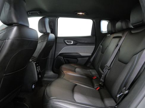 Used 2024 Jeep Compass Latitude AWD/4WD image 23