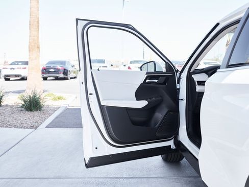 New 2025 Mitsubishi Outlander SE image 17