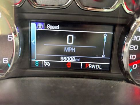 Used 2018 Chevrolet Silverado 1500 LT image 2