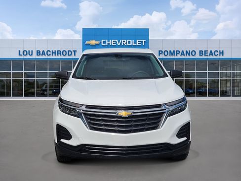 Used 2024 Chevrolet Equinox LS w/ LS Convenience Package image 2