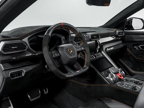 Used 2024 Lamborghini Urus Performante AWD/4WD image 12