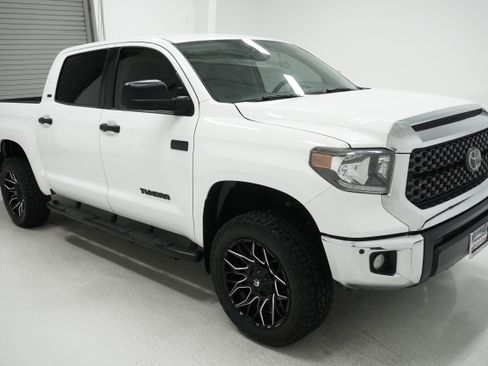 Used 2021 Toyota Tundra SR5 RWD image 3
