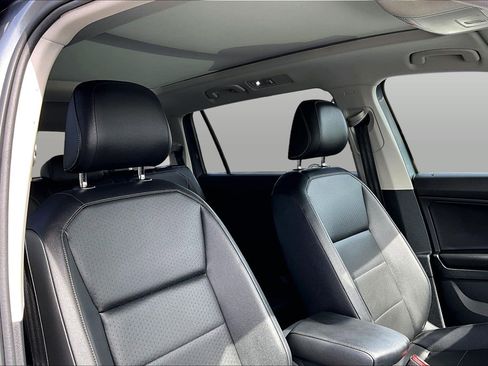 Used 2018 Volkswagen Tiguan SEL image 7