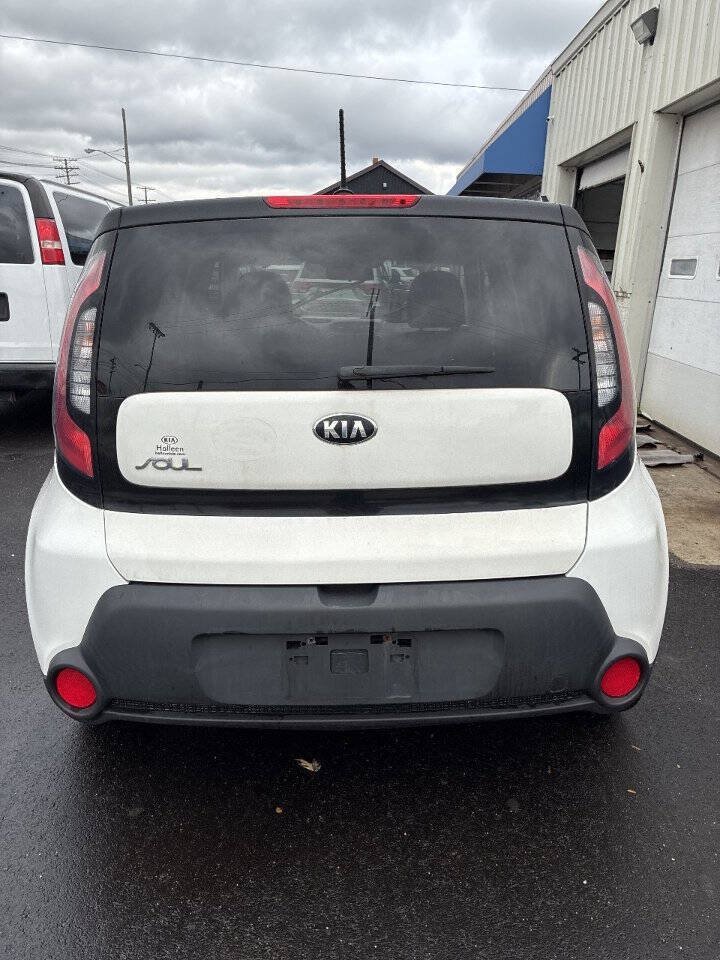 Used 2016 Kia Soul FWD image 4
