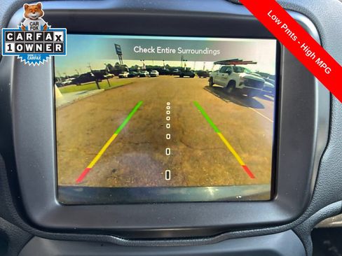 Used 2023 Jeep Renegade Trailhawk AWD/4WD image 17