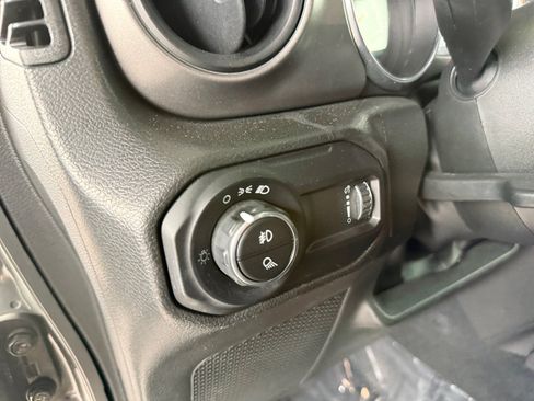 Used 2023 Jeep Gladiator Sport AWD/4WD image 17