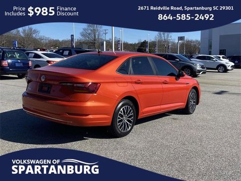 Used 2019 Volkswagen Jetta SEL image 3
