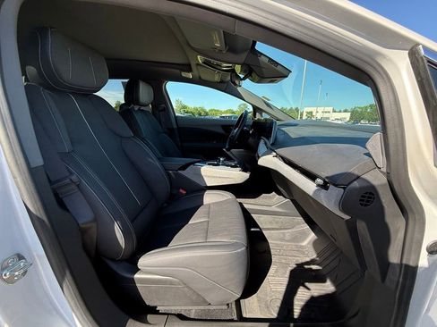 Certified 2025 Cadillac Optiq Luxury 2 w/ LPO, Floor Liner Package AWD/4WD image 34