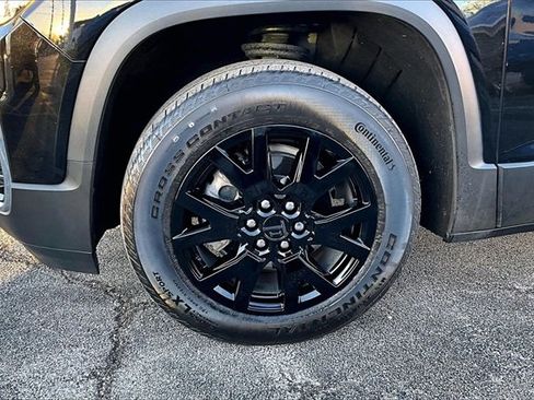 Used 2023 GMC Acadia SLE w/ Driver Convenience Package image 35