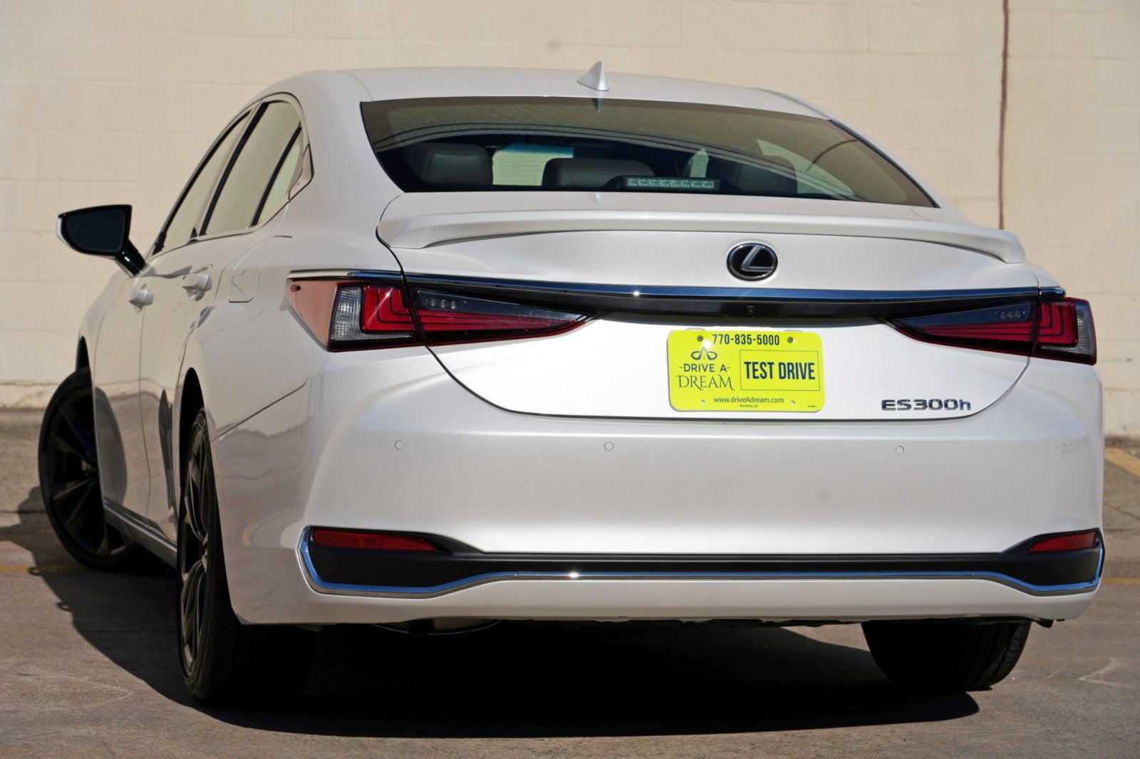 Used 2024 Lexus ES 300h w/ Premium Package FWD image 6